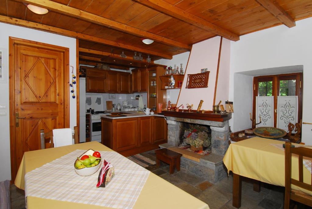 Archontiko Iatridis Hotel Mourésion Екстериор снимка